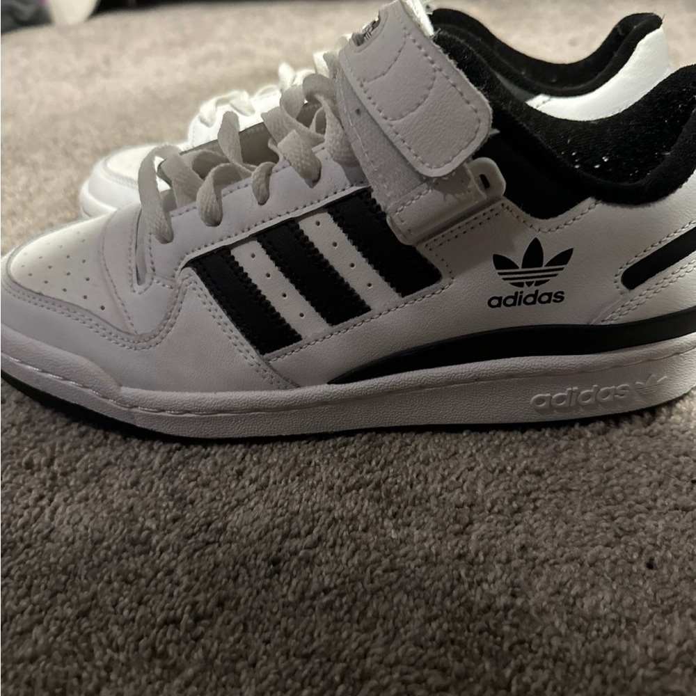 Adidas forum low